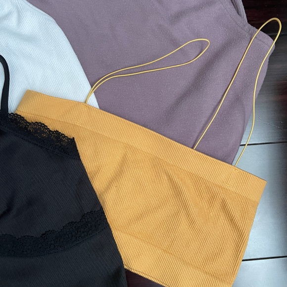 Aritzia + other brands. 6 tank crop tops. Size XS-S. Some are barely worn. - Picture 6 of 8